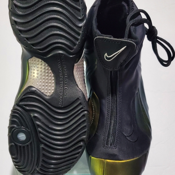 Athletic_Shoes